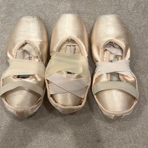 Old pointe shoes